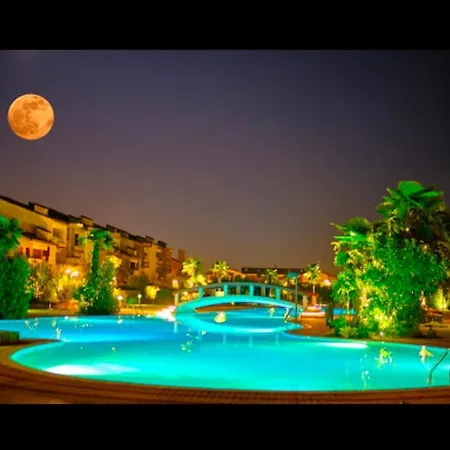 Michele Tre Piscine Caraibiche デセンツァーノ・デル・ガルダ